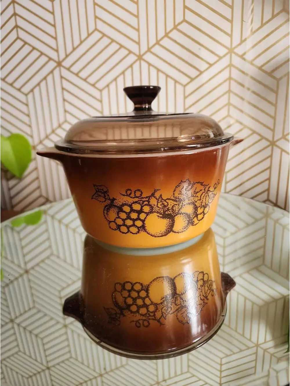 Vintage Pyrex Brown Old Orchard Round Casserole Dish with Lid 473 1 Quart